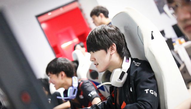 上去如同科 上去如同科