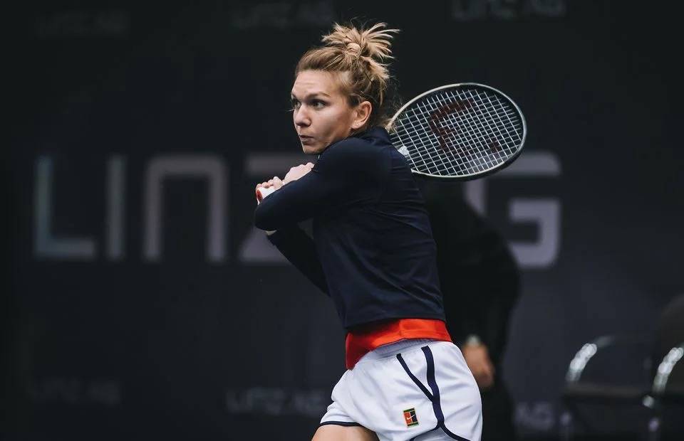 却折射出他 却折射出他