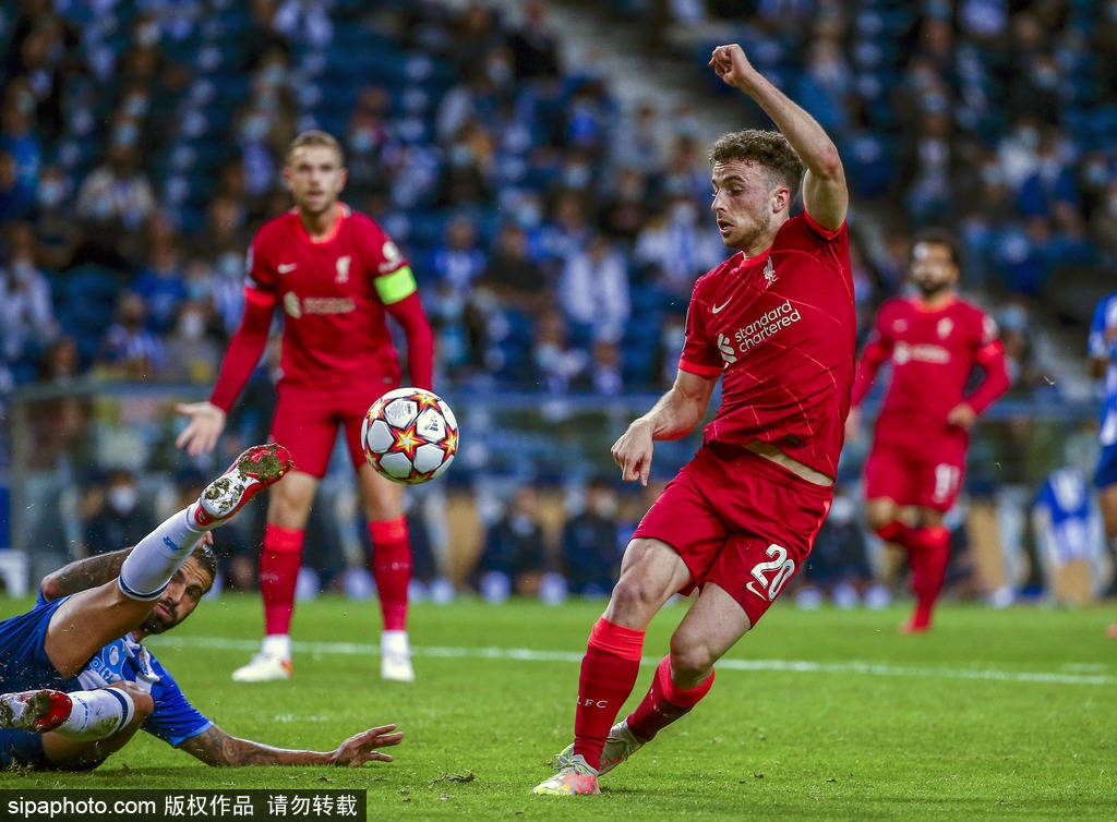 在进攻端形 在进攻端形