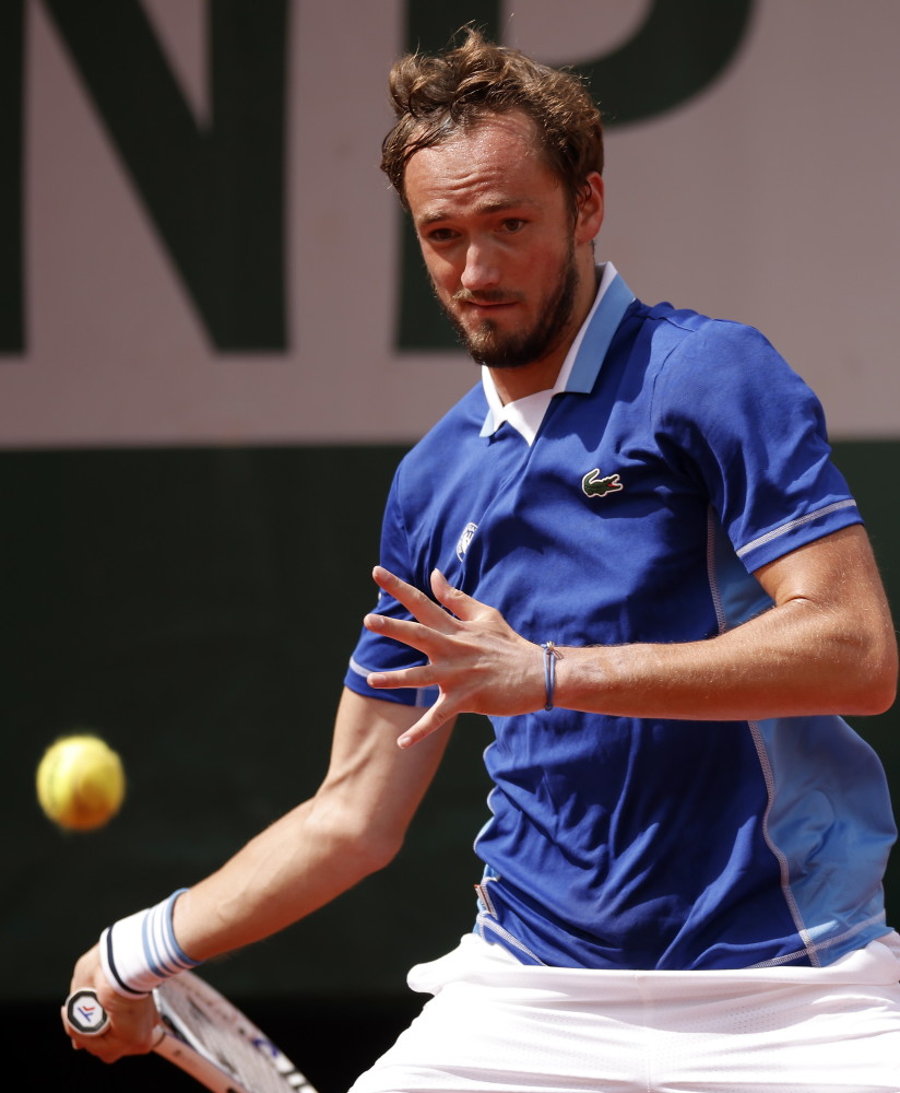 弱侧边锋前 弱侧边锋前